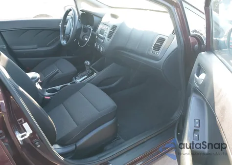 2017 Kia Forte Lx z USA, uszkodzony, nr VIN 3KPFK4A74HE151210